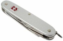 Victorinox Farmer -Knife Shop VT 8241 26 04 victorinox farmer vt 8241 26 d4