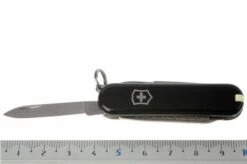 Victorinox Classic SD, Black 9 Victorinox Classic SD, Black -Knife Shop VT0 6223 3 06 victorinox classic sd zwart vt0 6223 3 d6